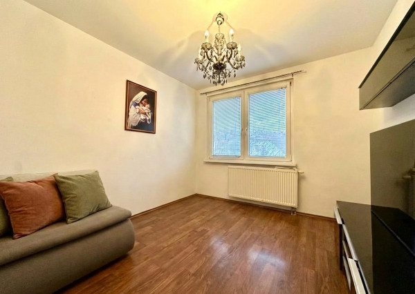 AFYREAL predaj 4izb byt 90m2 Radničné námestie, vlastný kotol na kúrenie, kompl.rekonštr., balkón, pivnica,