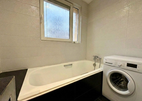 AFYREAL predaj 4izb byt 90m2 Radničné námestie, vlastný kotol na kúrenie, kompl.rekonštr., balkón, pivnica,