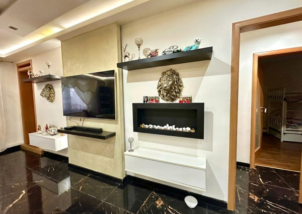 AFYREAL predaj 4izb byt 90m2 Radničné námestie, vlastný kotol na kúrenie, kompl.rekonštr., balkón, pivnica,