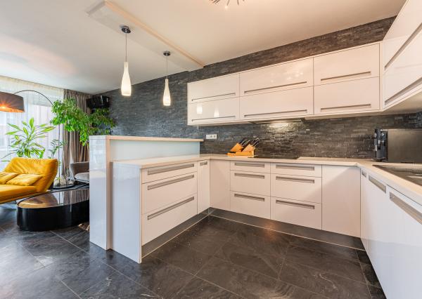 AFYREAL   VIDEO  predaj 4izb nádherný nadštandardný byt s garažou pri lese  - VIDEO