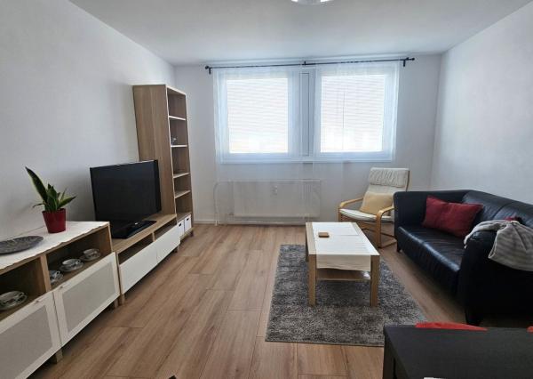 3 izbový zrekonštruovaný byt na prenájom Bratislava - Petržalka