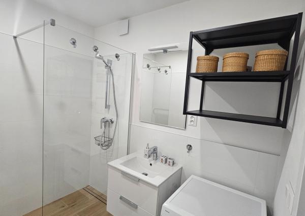 3 izbový zrekonštruovaný byt na prenájom Bratislava - Petržalka