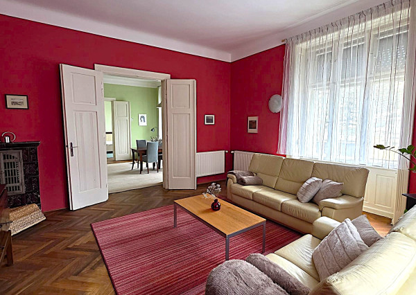 AFYREAL Prenájom typický staromestský 3izb byt Moskovská ul. v srdci Bratislavy- Medická záhrada - RK neplatíte