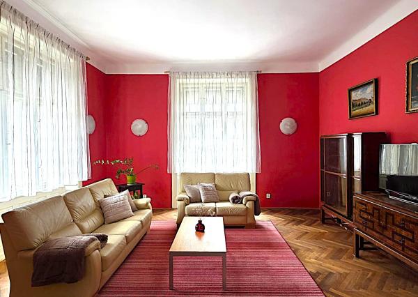 AFYREAL Prenájom typický staromestský 3izb byt Moskovská ul. v srdci Bratislavy- Medická záhrada - RK neplatíte