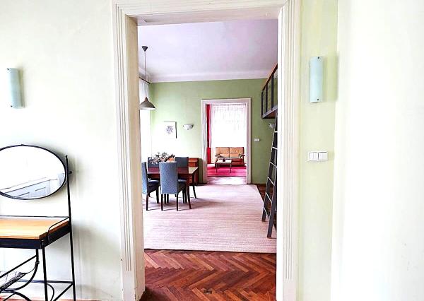 AFYREAL Prenájom typický staromestský 3izb byt Moskovská ul. v srdci Bratislavy- Medická záhrada - RK neplatíte