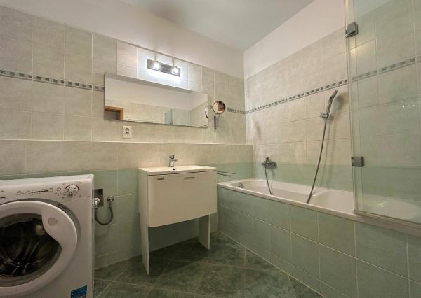 AFYREAL Petržalské korzo- predaj 2iz byt s vlastným kotlom, loggia, pivnica, výťah.