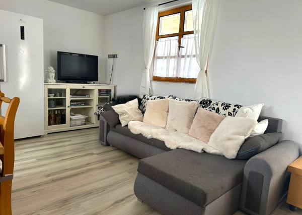 AFYREAL prenájom dog friendly 3izb celoročne obývateľnej chaty iba 25km od Rusoviec - pri Šulianskom jazere, tiché a pokojné prostredie.