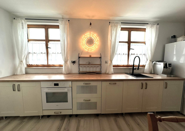 AFYREAL prenájom dog friendly 3izb celoročne obývateľnej chaty iba 25km od Rusoviec - pri Šulianskom jazere, tiché a pokojné prostredie.