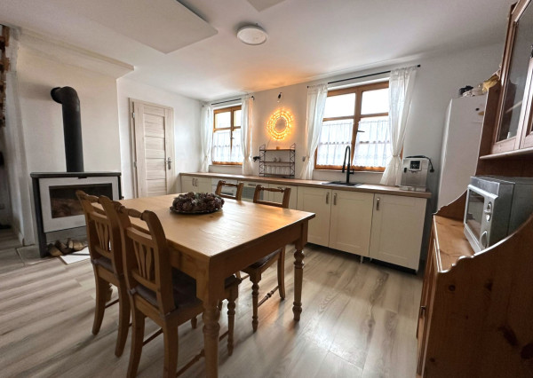 AFYREAL prenájom dog friendly 3izb celoročne obývateľnej chaty iba 25km od Rusoviec - pri Šulianskom jazere, tiché a pokojné prostredie.