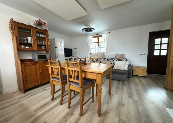 AFYREAL prenájom dog friendly 3izb celoročne obývateľnej chaty iba 25km od Rusoviec - pri Šulianskom jazere, tiché a pokojné prostredie.