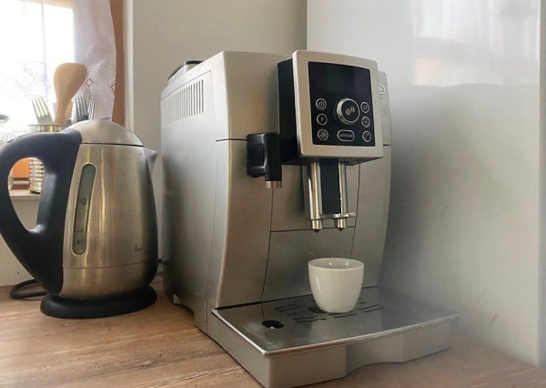 AFYREAL prenájom dog friendly 3izb celoročne obývateľnej chaty iba 25km od Rusoviec - pri Šulianskom jazere, tiché a pokojné prostredie.