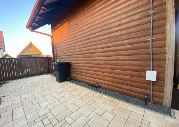 AFYREAL prenájom dog friendly 3izb celoročne obývateľnej chaty iba 25km od Rusoviec - pri Šulianskom jazere, tiché a pokojné prostredie.