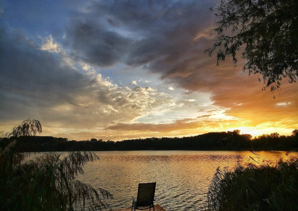 AFYREAL prenájom dog friendly 3izb celoročne obývateľnej chaty iba 25km od Rusoviec - pri Šulianskom jazere, tiché a pokojné prostredie.