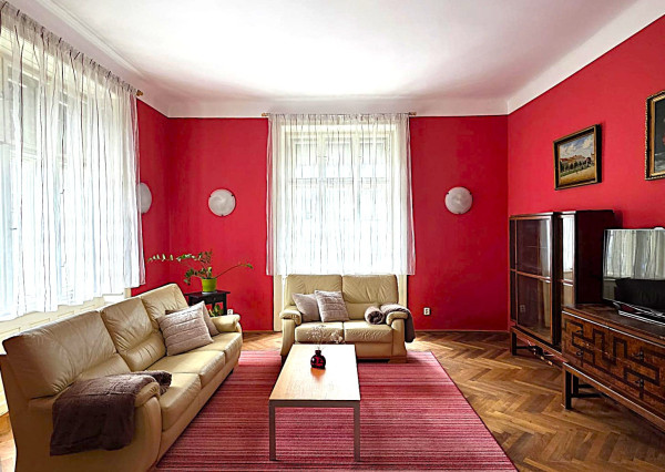 AFYREAL Prenájom typický staromestský 3izb byt Moskovská ul. v srdci Bratislavy- Medická záhrada - RK neplatíte