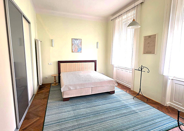 AFYREAL Prenájom typický staromestský 3izb byt Moskovská ul. v srdci Bratislavy- Medická záhrada - RK neplatíte