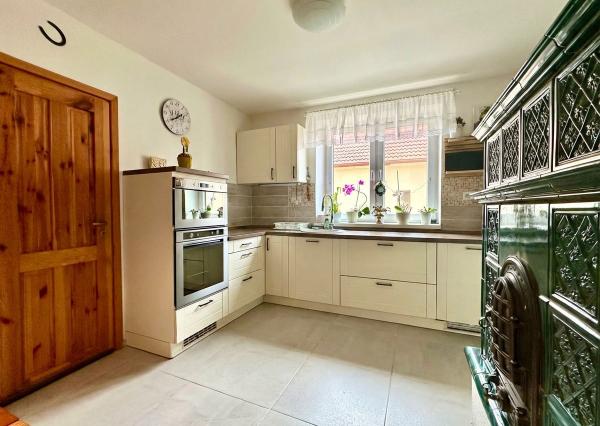 AFYREAL Vojka predaj dom na okamžité bývanie, 4 izby, podnikateľská časť- hala a dieľňa