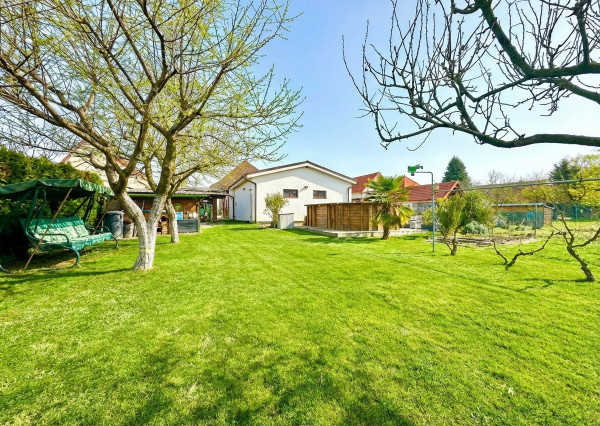 AFYREAL Vojka predaj dom na okamžité bývanie, 4 izby, podnikateľská časť- hala a dieľňa