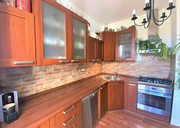 AFYREAL PRIPRAVUJEME predaj 4izb tehla, 2x terasa, garaž, ulica Kuklovská, terasové domy, TOP lokalita pod lesom, iba 5 bytov v bráne.