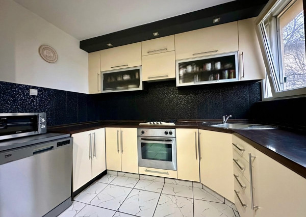 AFYREAL predaj 4izb byt 90m2 Radničné námestie, vlastný kotol na kúrenie, kompl.rekonštr., balkón, veľká pivnica