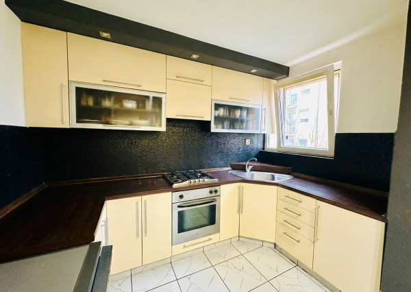 AFYREAL predaj 4izb byt 90m2 Radničné námestie, vlastný kotol na kúrenie, kompl.rekonštr., balkón, veľká pivnica