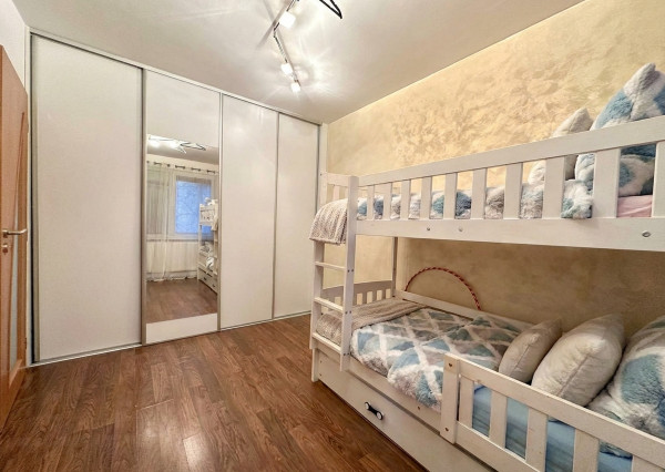 AFYREAL predaj 4izb byt 90m2 Radničné námestie, vlastný kotol na kúrenie, kompl.rekonštr., balkón, veľká pivnica