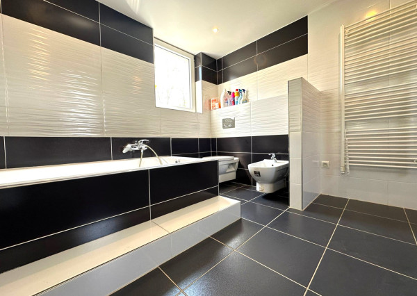 AFYREAL predaj novostavba 3izb RD s 8ár záhradou, dispozícia na 4 izb RD,  Štvrtok na ostrove- 8min Podd. Biskupice.