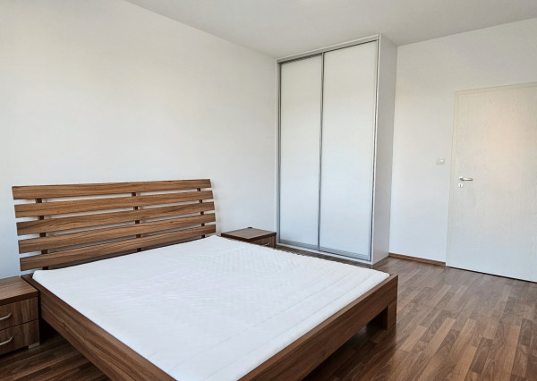 Klimatizovaný 3-izb. byt s balkónom a recepciou–Bosákova,BA5