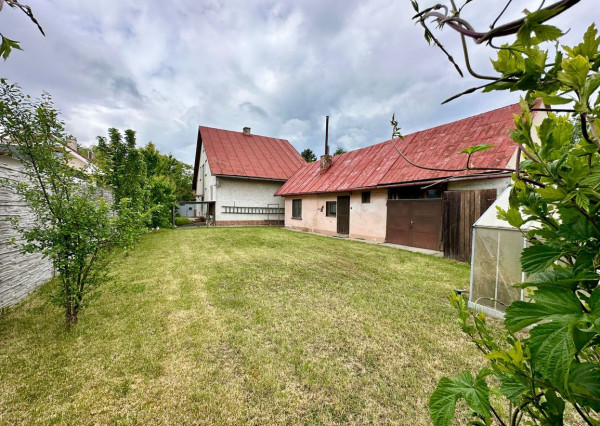 VIDEO, ZNÍŽENÁ CENA 10-izbový rodinný dom, ÚP 340m2, pozemok 638m2