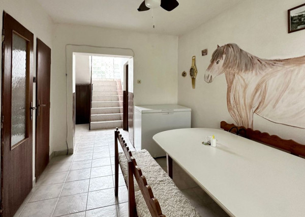 VIDEO, ZNÍŽENÁ CENA 10-izbový rodinný dom, ÚP 340m2, pozemok 638m2