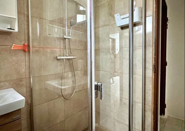 VIDEO, ZNÍŽENÁ CENA 10-izbový rodinný dom, ÚP 340m2, pozemok 638m2