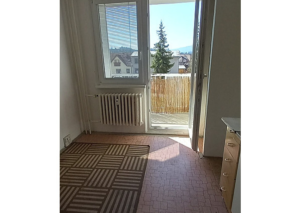 EXKLUZÍVNE NA PREDAJ | 2-izbový byt s loggiou | Spišská Nová Ves – E. M. Šoltésovej