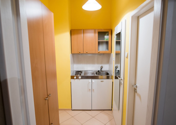 1izbový - 22 m2 - Košická ul.  *** VYBORNA PONUKA V BLÍZKOSTI CENTRA ***