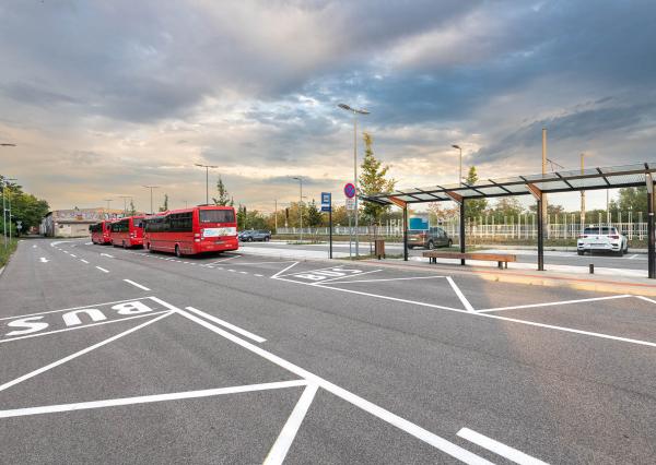 Zaujímavý 2i byt s rozlohou až 59 m2 - ul. Kozmonautov / Svätý Jur  ***  BYT JE LEN  16min CESTY OD CENTRA BRATISLAVY  ***