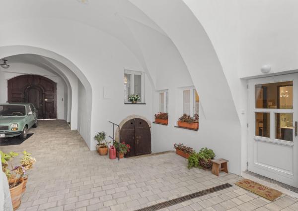 1 izbový byt 34 m2 – Prostredná ul. 15 / Svätý Jur  ***  VÝBORNÁ PONUKA  ***