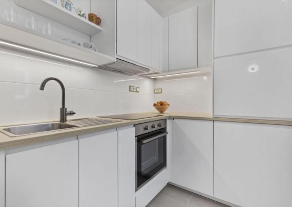 KOMPLETNÁ REKONŠTRUKCIA 1 izbový byt 24 m2 – Prostredná ul. 15 / Svätý Jur  ***  VÝBORNÁ PONUKA  ***
