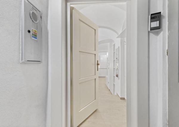 KOMPLETNÁ REKONŠTRUKCIA 1 izbový byt 24 m2 – Prostredná ul. 15 / Svätý Jur  ***  VÝBORNÁ PONUKA  ***