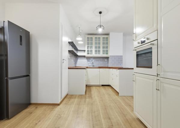 ZREKONŠTRUOVANÝ 2 izbový byt,  60 m2, Prostredná ul.  *** VÝBORNÁ PONUKA ***