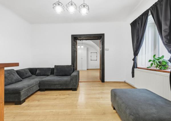 ZREKONŠTRUOVANÝ 2 izbový byt,  60 m2, Prostredná ul.  *** VÝBORNÁ PONUKA ***