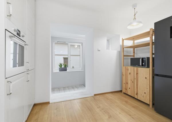 ZREKONŠTRUOVANÝ 2 izbový byt,  60 m2, Prostredná ul.  *** VÝBORNÁ PONUKA ***