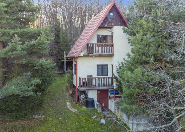 3 podlažný dom 95 m2 - pozemok 2884 m2 Svätý Jur   *** SÚPISNÉ ČÍSLO - TRVALÉ BÝVANIE ***