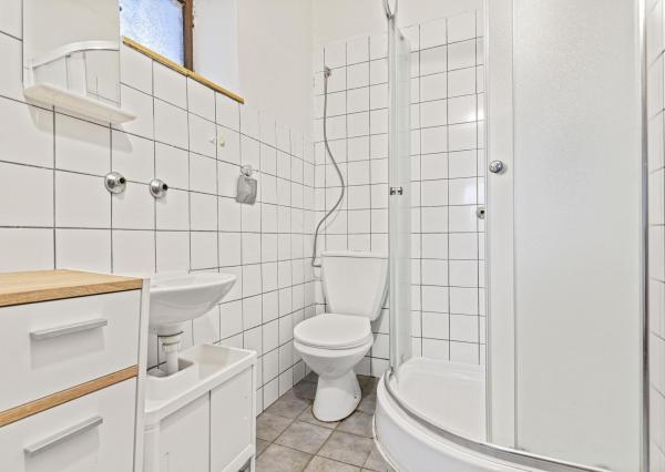 3 podlažný dom 95 m2 - pozemok 2884 m2 Svätý Jur   *** SÚPISNÉ ČÍSLO - TRVALÉ BÝVANIE ***
