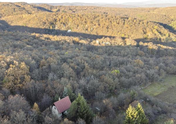 3 podlažný dom 95 m2 - pozemok 2884 m2 Svätý Jur   *** SÚPISNÉ ČÍSLO - TRVALÉ BÝVANIE ***