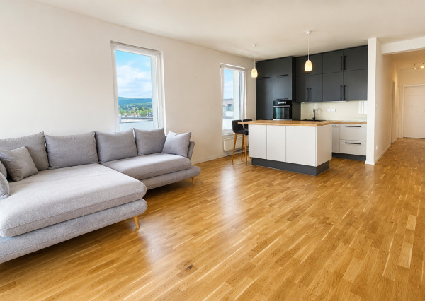 Ihneď voľný 3-izbový byt 91,12 m²,západný balkón,Pod vŕškami