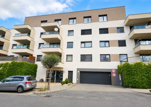 Ihneď voľný 3-izbový byt 91,12 m²,západný balkón,Pod vŕškami