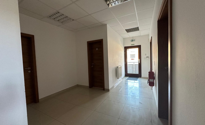 AFYREAL prenájom kancelárií v administratívnej polyfunkčnej budove na začiatku Lozorna - fotografia 6