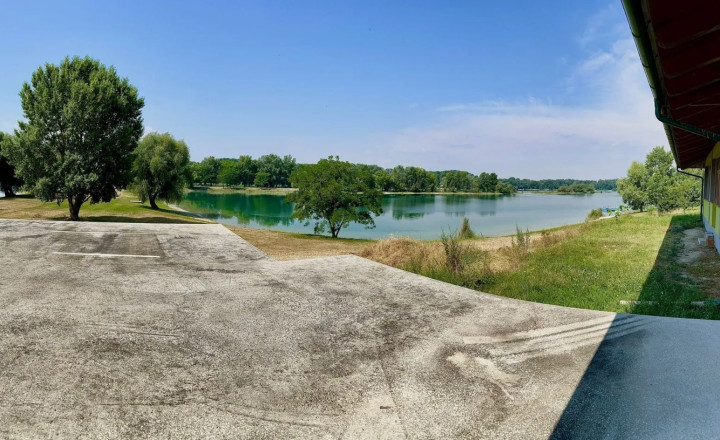 Afyreal predaj skolaudovaný objekt na podnikanie alebo bývanie na Šulianskom jazere, tesne pri vode, nádherné prostredie. - fotografia 21