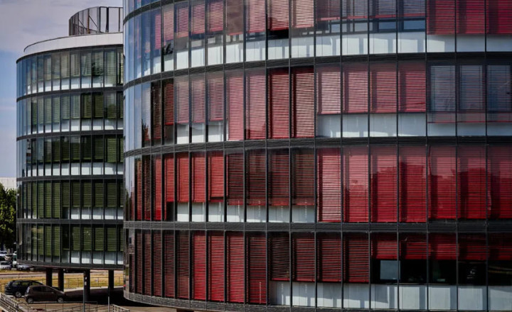 AFYREAL Prenájom kancelárií od 24m2 v TOP budove v Petržalke, parking aj pre návštevy, ľahko dostupné - fotografia 3