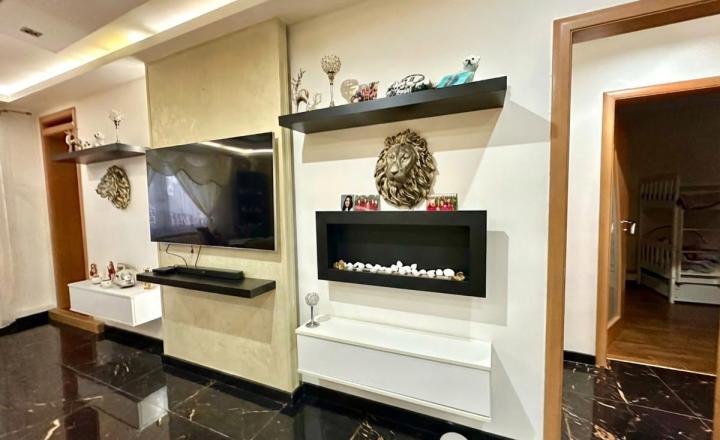 AFYREAL predaj 4izb byt 90m2 Radničné námestie, vlastný kotol na kúrenie, kompl.rekonštr., balkón, veľká pivnica - fotografia 5