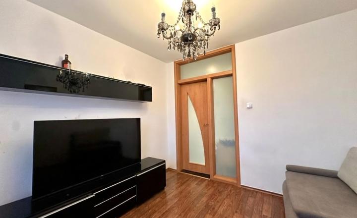 AFYREAL predaj 4izb byt 90m2 Radničné námestie, vlastný kotol na kúrenie, kompl.rekonštr., balkón, veľká pivnica - fotografia 8