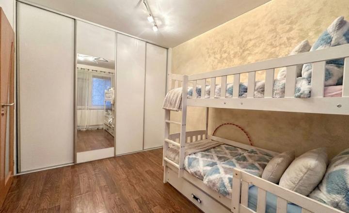 AFYREAL predaj 4izb byt 90m2 Radničné námestie, vlastný kotol na kúrenie, kompl.rekonštr., balkón, veľká pivnica - fotografia 10